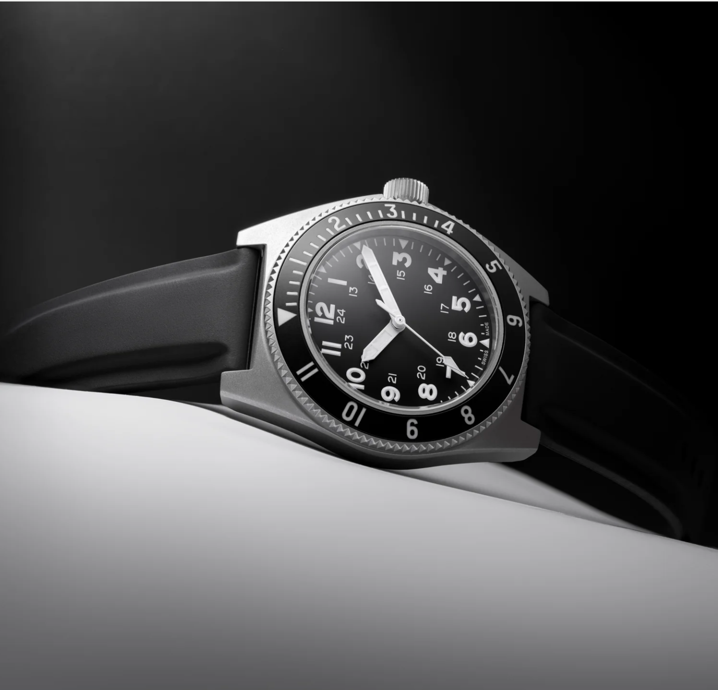 BENRUS Type 2 MIL SPEC 39.5mm Swiss Made Automatic Sapphire Crystal Men's Watch