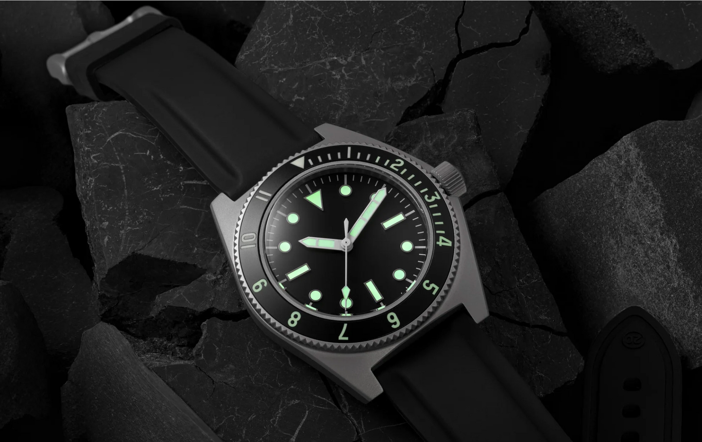 BENRUS Type 1 MIL SPEC 39.5mm Swiss Made Automatic Sapphire Crystal Men's Watch